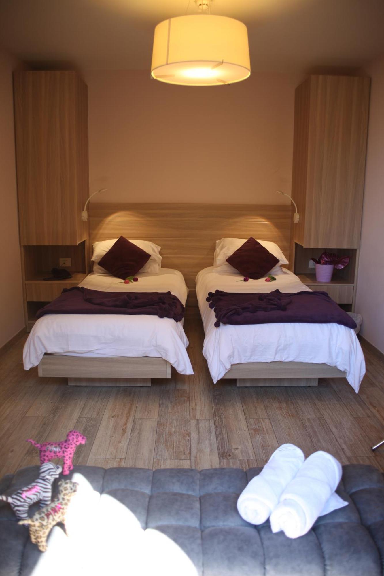Hotello Guest Suites Jounieh Buitenkant foto